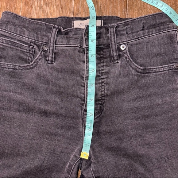 Madewell 9" High Rise Skinny Jeans in Black Raw Hem Distressed Boho - Picture 8 of 14